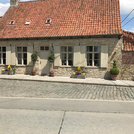 Отель Gastenverblijf De Voute Alveringem Экстерьер фото